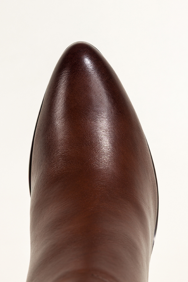 Brązowe kozaki damskie Sergio Leone obcas słupek na cholewce pasek ze złotą ozdobą PA74261