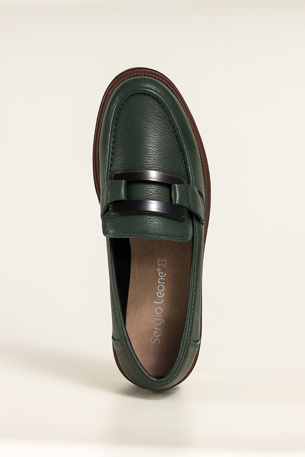 Zielone mokasyny skórzane damskie Sergio Leone na bieżnikowanej podeszwie czarna ozdoba na cholewce NP74833-H