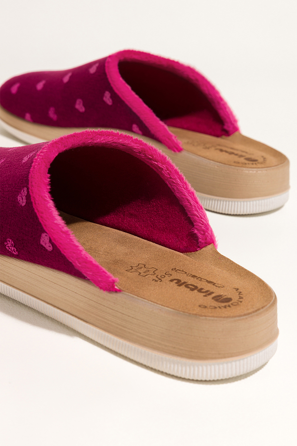 Bordowe kapcie damskie Inblu obuwie domowe skórzana wkładka soft serca XG999959