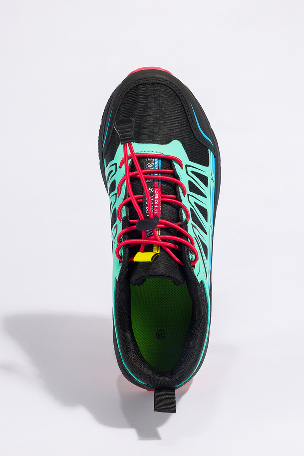 Czarne buty sportowe trekkingowe damskie na bieżnikowanej podeszwie z regulowaną elastyczną sznurówką pistacjowe wstawki Casu 2505-7W