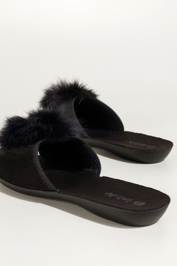Czarne kapcie damskie Inblu obuwie domowe z futerkiem MK99993E