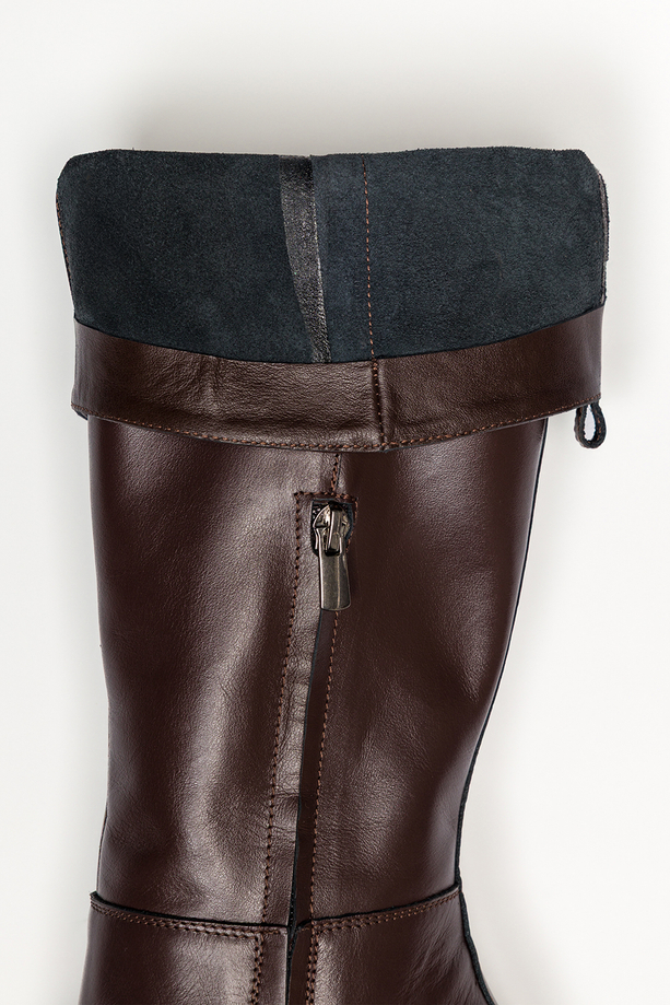 Czekoladowe kozaki skórzane damskie na klocku szeroka cholewka PRODUKT POLSKI Casu 6997-704