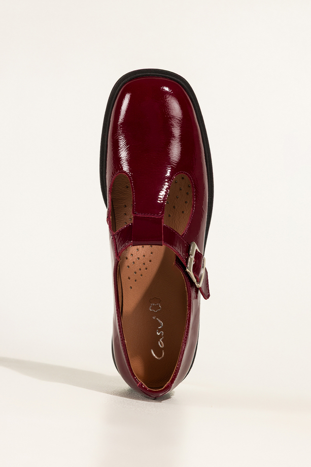 Bordowe półbuty skórzane damskie lakierowane z wycięciami PRODUKT POLSKI Casu 414