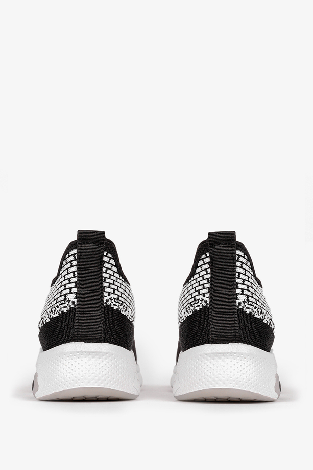 Czarne buty sportowe damskie sznurowane Casu 23-3-21-B