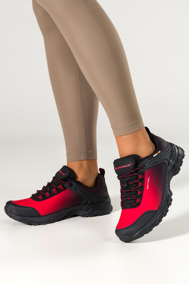 Czerwone buty trekkingowe damskie buty sportowe softshell na bieżnikowanej podeszwie sznurowane czarne wstawki Carla 8529