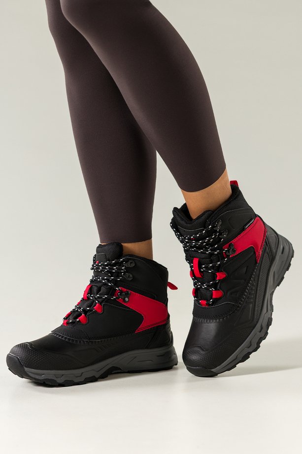 Czarne buty sportowe trekkingowe damskie wodoodporne na bieżnikowanej podeszwie sznurowane czerwone wstawki Casu 7688-6D