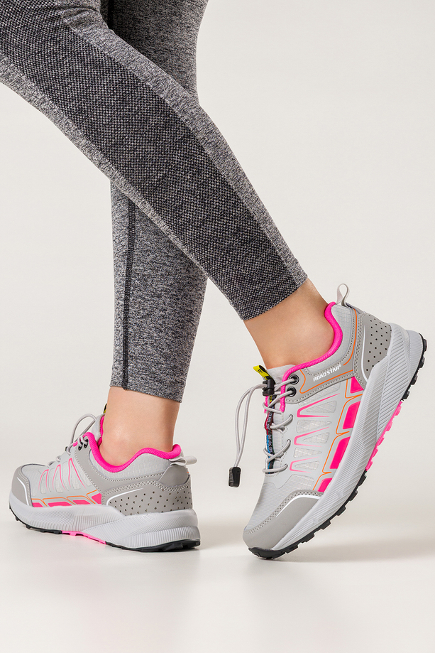 Szare buty sportowe trekkingowe damskie na podeszwie ze żłobieniami z regulowaną elastyczną sznurówką Casu 2505-8W