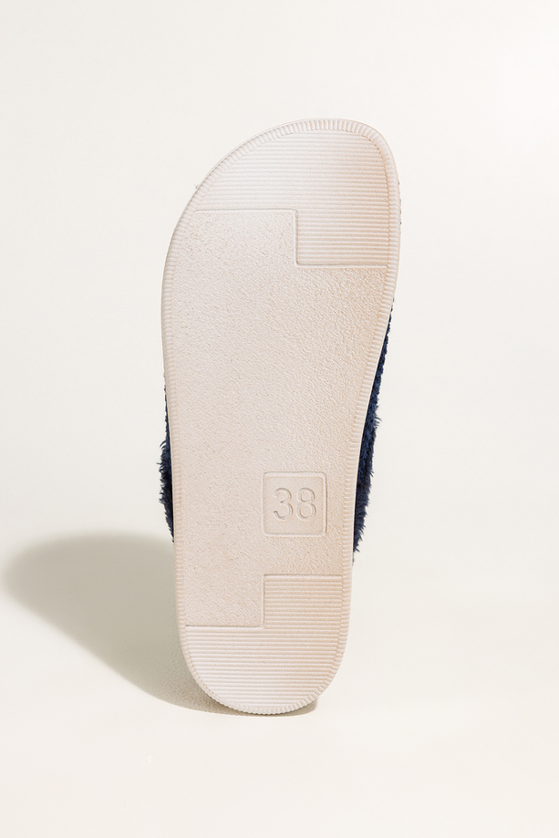 Granatowe kapcie damskie Inblu obuwie domowe z aplikacją psa skórzana wkładka soft XG999957