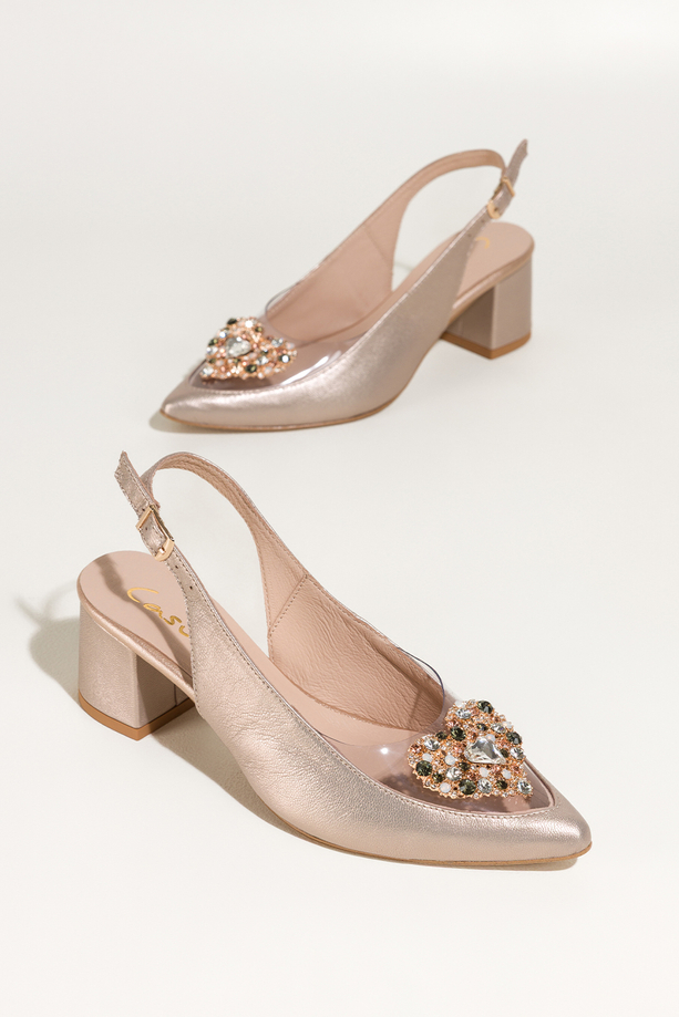 Złote czółenka skórzane damskie z odkrytą piętą transparentna wstawka ozdobne serce z kryształkami PRODUKT POLSKI Casu 7126-291