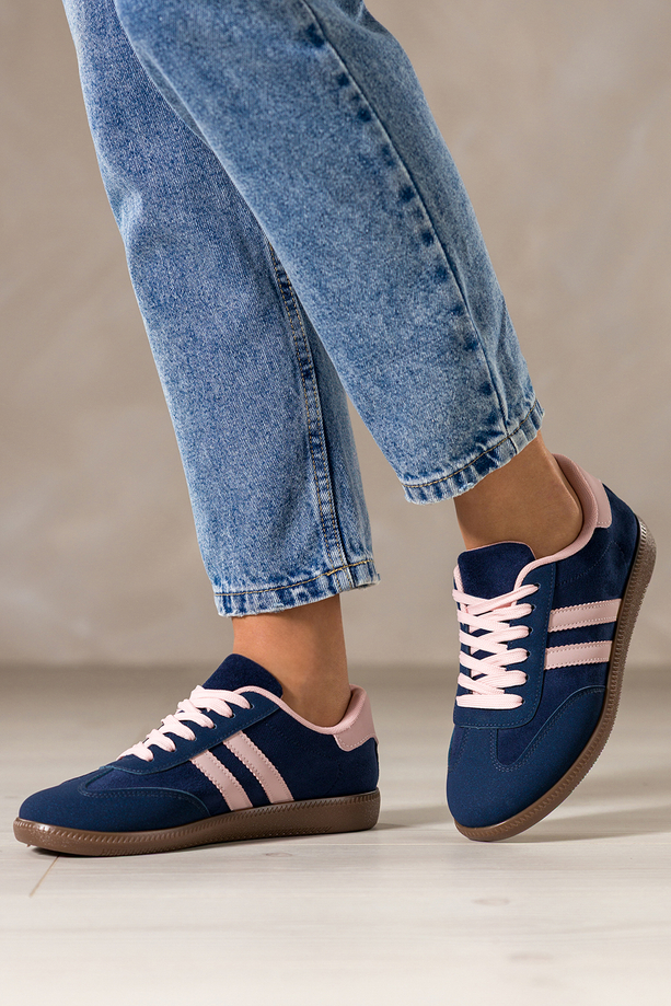 Granatowe sneakersy damskie buty sportowe na elastycznej podeszwie różowe wstawki sznurowane Casu 22336-85