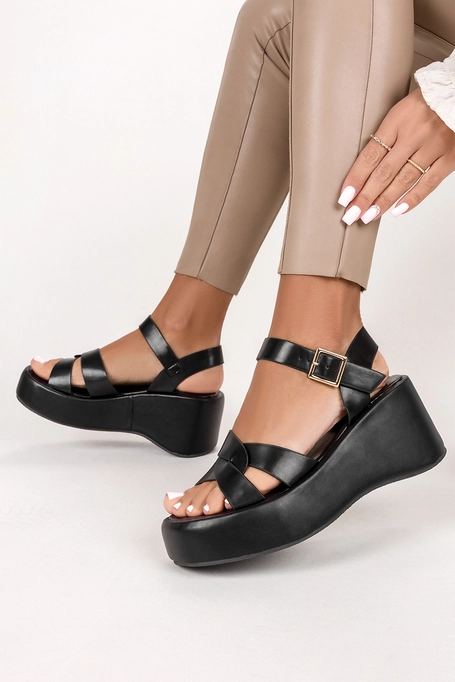 Czarne sandały damskie na platformie Casu G23X12-B-NO