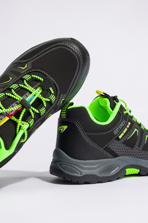 Czarne buty trekkingowe damskie buty sportowe na bieżnikowanej podeszwie z regulowaną elastyczną sznurówką seledynowe wstawki softshell Casu 2213-4W