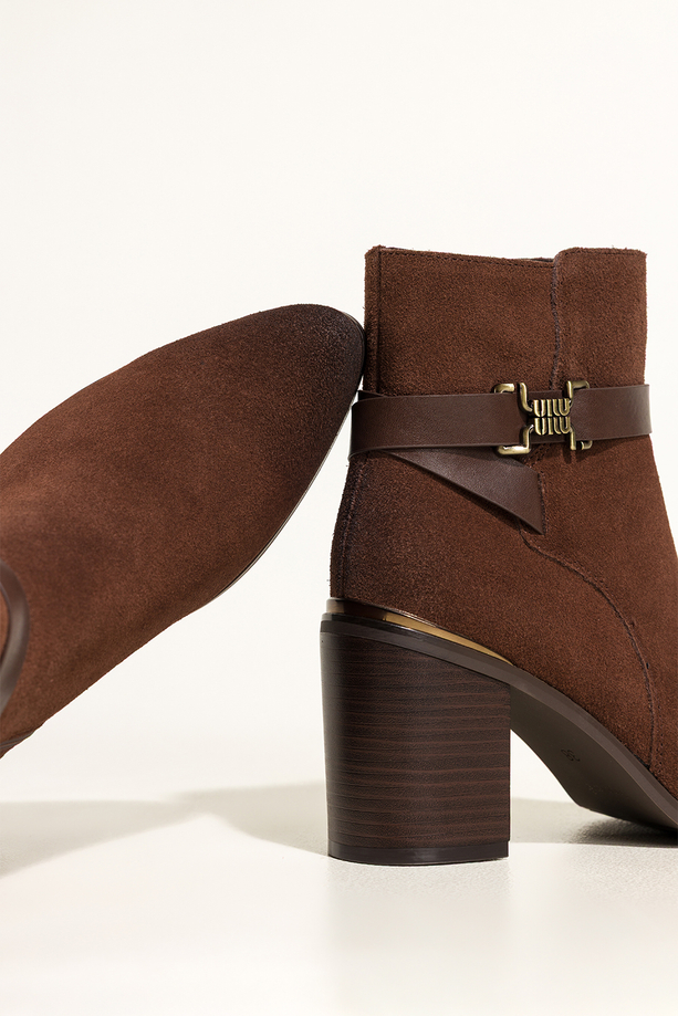 Czekoladowe botki skórzane damskie Sergio Leone na słupku pasek ze złotą ozdobą YG74615-H