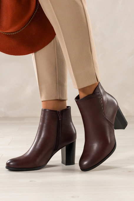 Bordowe botki damskie Sergio Leone obcas słupek na cholewce nity YG74984