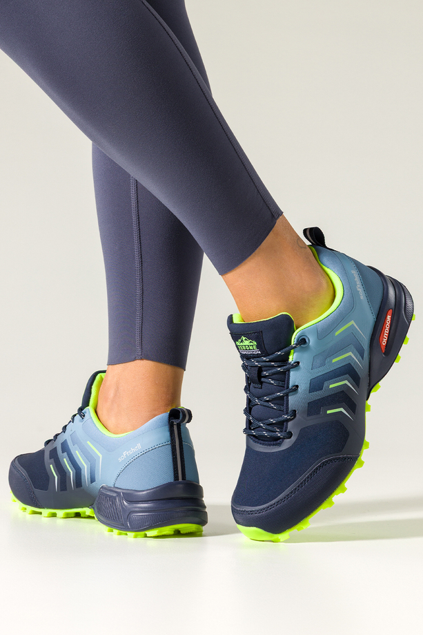 Granatowe buty trekkingowe damskie buty sportowe softshell na bieżnikowanej podeszwie seledynowe i niebieskie wstawki sznurowane Carla EY82976-89