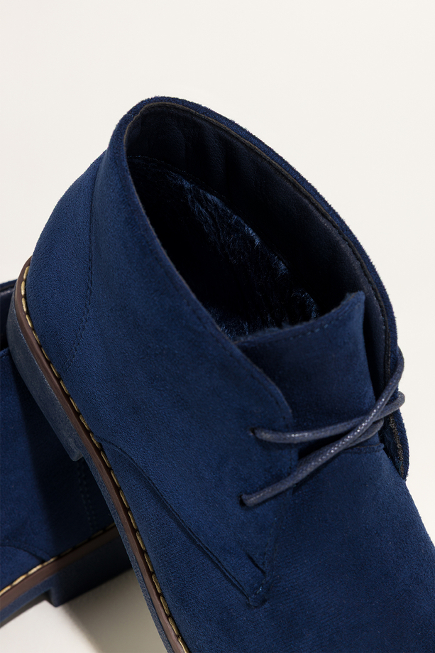 Granatowe botki damskie na płaskiej podeszwie z przeszyciami sznurowane Casu 8997-3