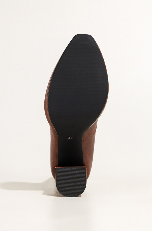 Brązowe czółenka skórzane damskie na słupku PRODUKT POLSKI Casu 7253-806