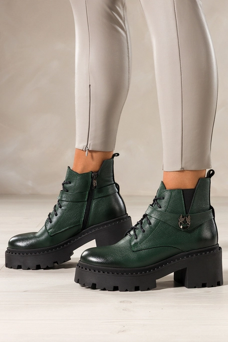 Zielone botki skórzane damskie workery na bieżnikowanej platformie w cholewce guma pasek ze stalową ozdobą sznurowane PRODUKT POLSKI Casu 39442