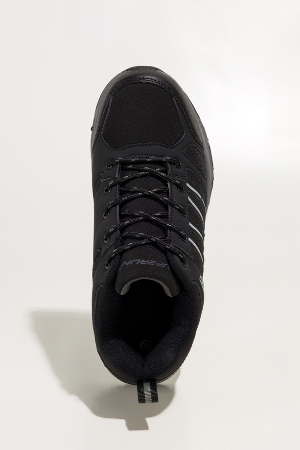 Czarne buty trekkingowe damskie buty sportowe softshell na bieżnikowanej podeszwie sznurowane białe wstawki Carla 1540
