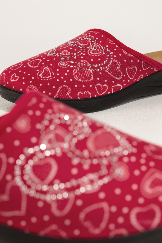 Czerwone kapcie damskie Inblu obuwie domowe serca z cyrkoniami wkładka soft XU989Y99