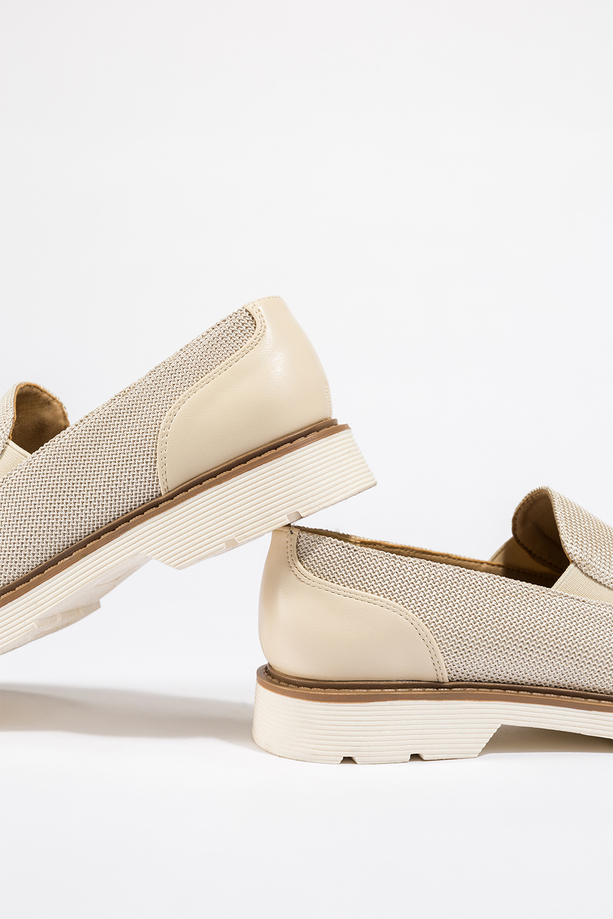 Beżowe mokasyny damskie błyszczące z kryształkami gumki w cholewce skórzana wkładka Casu JW25X5-G