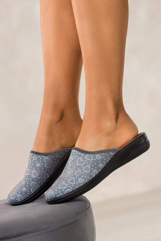 Szare kapcie damskie Inblu obuwie domowe serca z cyrkoniami wkładka soft XU989Y99