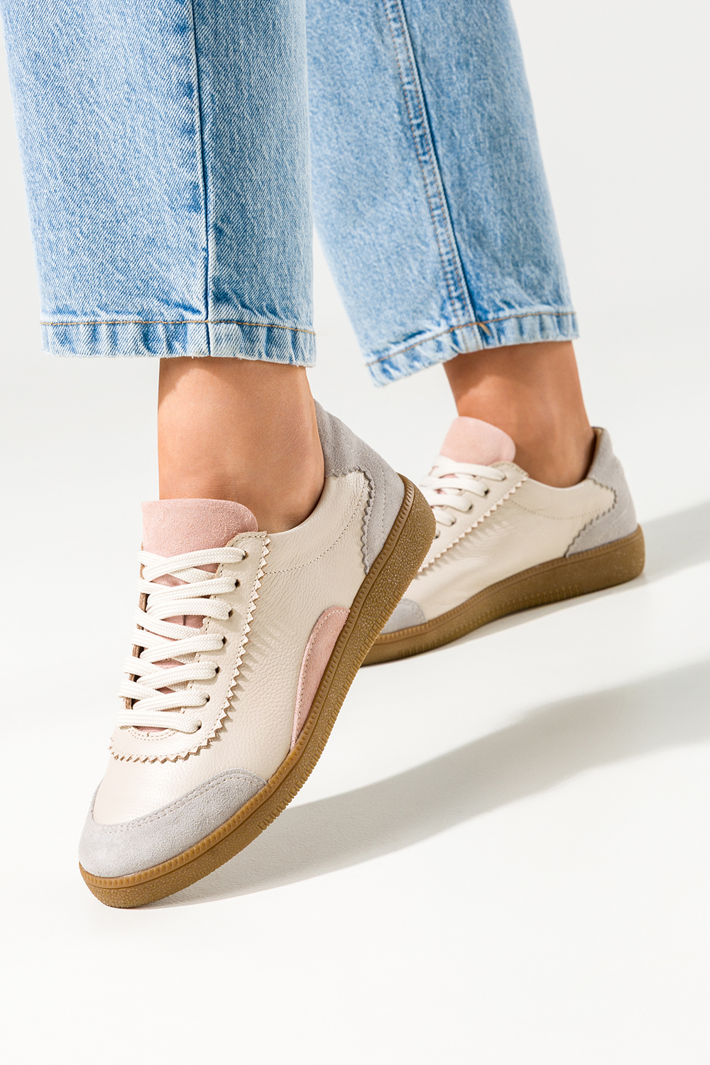 Beowe sneakersy skrzane damskie buty sportowe na elastycznej paskiej podeszwie sznurowane PRODUK