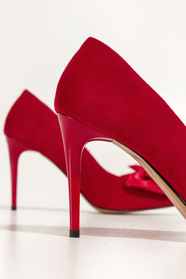 Czerwone czółenka skórzane damskie szpilki z satynową kokardą PRODUKT POLSKI Casu 7006-662-IVW