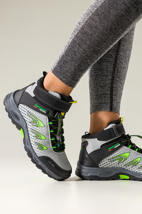 Jasnoszare buty trekkingowe damskie na bieżnikowanej podeszwie z regulowaną elastyczną sznurówką seledynowe wstawki softshell Casu 7689-7D