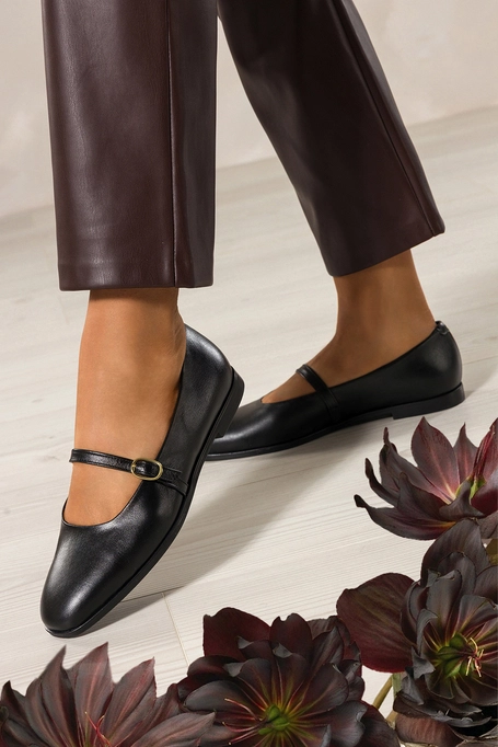 Czarne baleriny skórzane damskie Mary Jane pasek ze złotą klamrą PRODUKT POLSKI Casu 6987-757