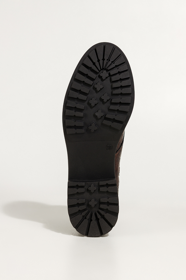 Brązowe botki skórzane damskie lakierowane z wzorem sznurowane PRODUKT POLSKI Casu 444