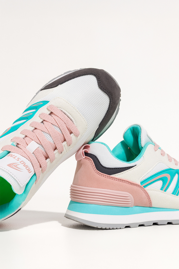 Białe sneakersy damskie buty sportowe na żłobionej podeszwie sznurowane niebieskie wstawki Casu 7398-89D