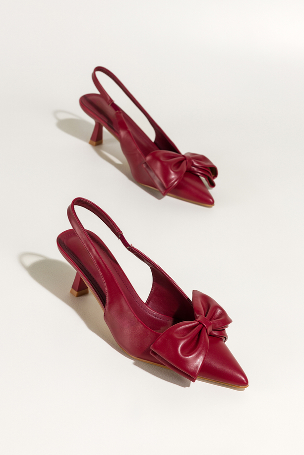 Bordowe czółenka damskie z kokardą obcas kieliszek odkryta pięta elastyczna guma w pasku Carla N892