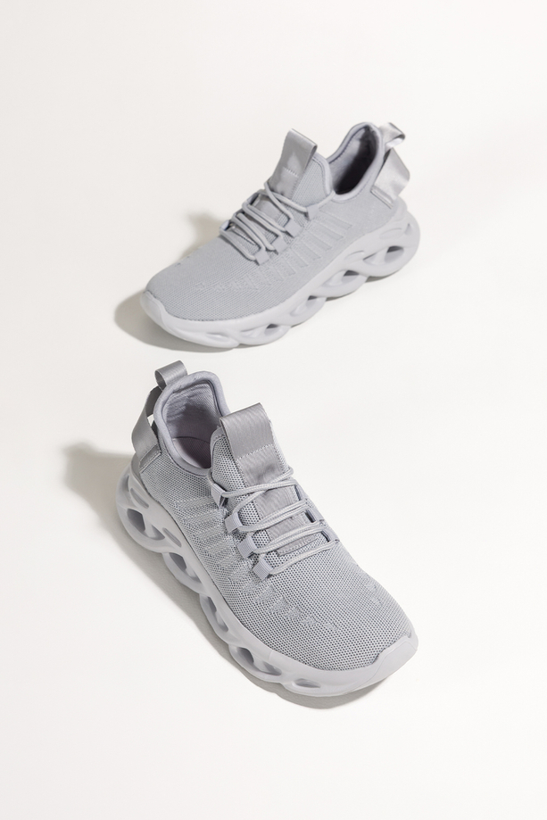 Szare sneakersy damskie buty sportowe na trening na szarej platformie z wycięciami sznurowane Casu B-L6