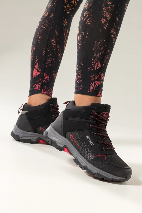 Czarne buty trekkingowe damskie z czerwonymi dodatkami sznurowane softshell Casu Y7997-6