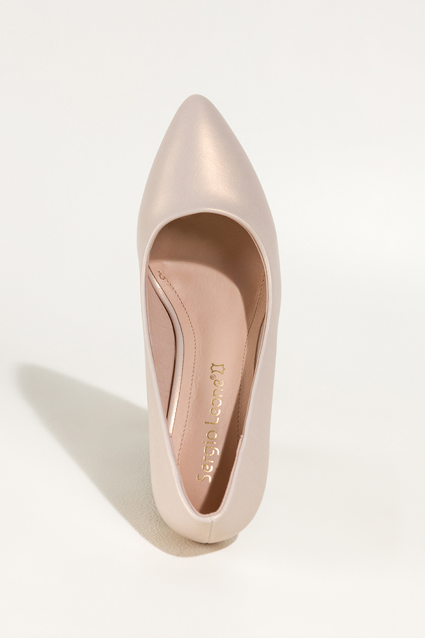 Jasnobeżowe szpilki damskie Sergio Leone z perłową powłoką skórzana wkładka 8663