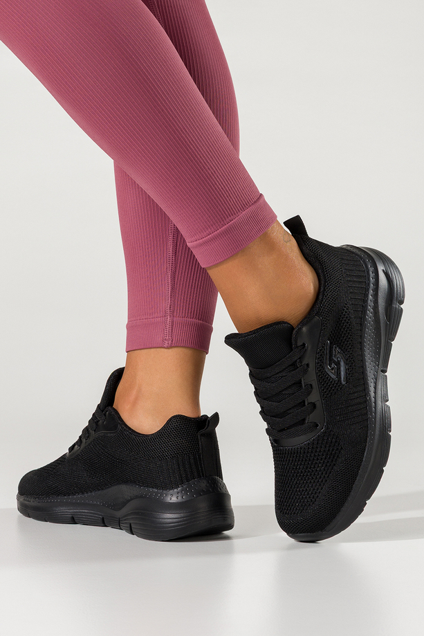 Czarne sneakersy damskie buty sportowe na fitness z perforacją czarna platforma sznurowane Casu JK9321-1
