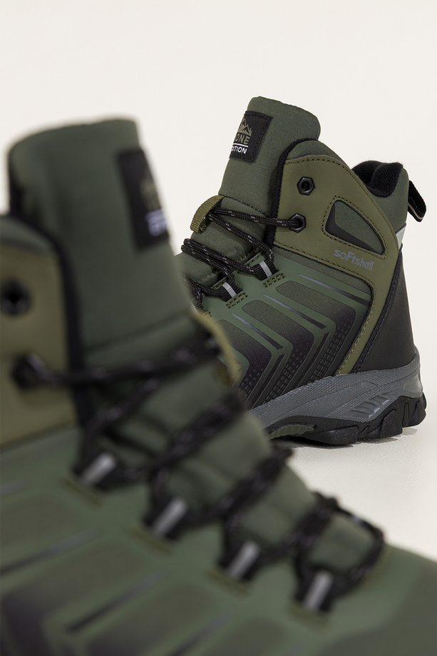 Zielone buty trekkingowe damskie softshell na bieżnikowanej podeszwie czarne wstawki sznurowane Carla EY82939-4