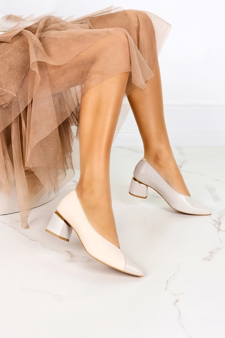 Beżowe czółenka skórzane damskie na szerokim ozdobnym obcasie PRODUKT POLSKI Casu 2020