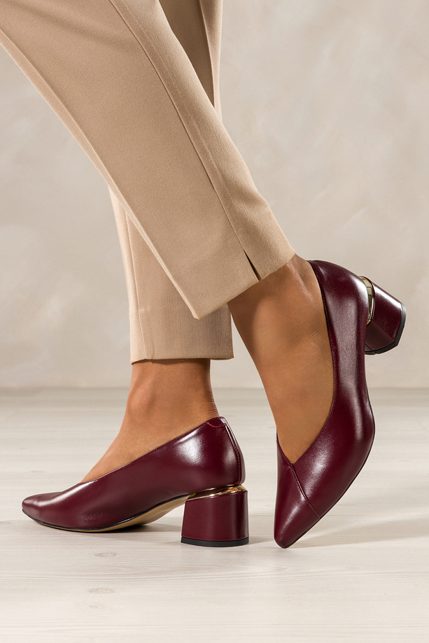 Bordowe czółenka skórzane damskie na szerokim ozdobnym obcasie PRODUKT POLSKI Casu 7979-771