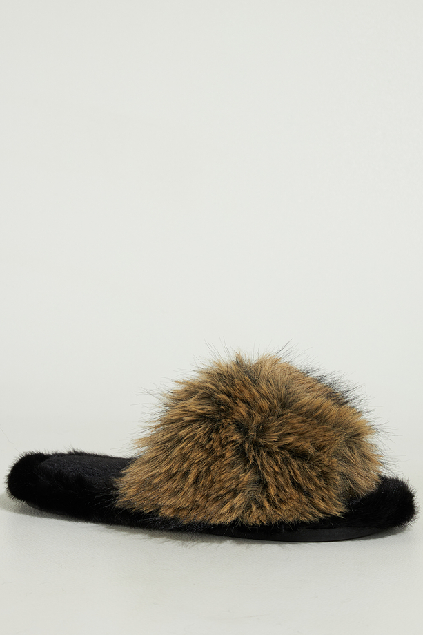 Beżowe kapcie damskie obuwie domowe futrzane szeroki pasek z długim włosiem Casu UO965