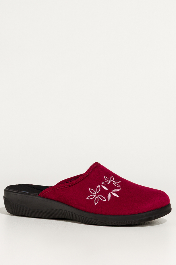 Bordowe kapcie damskie Inblu obuwie domowe z haftowanymi kwiatami XF99994S