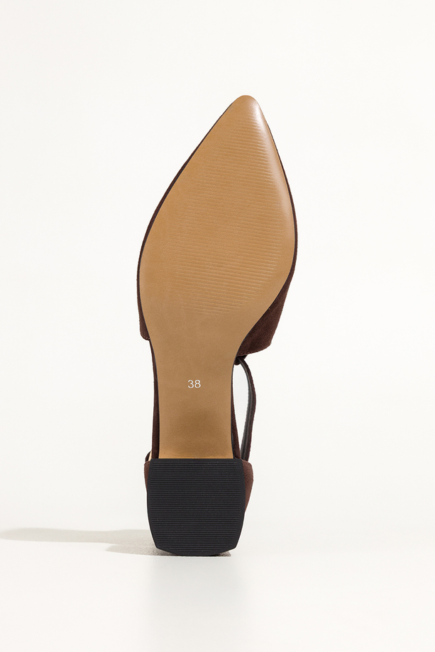 Czekoladowe czółenka skórzane damskie na ozdobnym klocku pasek wokół kostki PRODUKT POLSKI Casu 7690-648