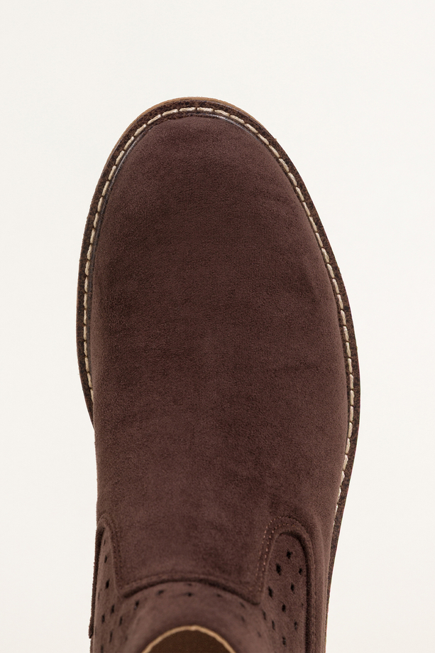 Czekoladowe botki damskie ażurowe na płaskiej podeszwie z przeszyciami wycięta cholewka Carla Z7094-8