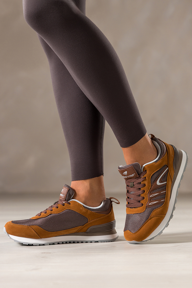 Brązowe sneakersy damskie buty sportowe na żłobionej podeszwie sznurowane ciemnobrązowe wstawki Casu 7398-3D