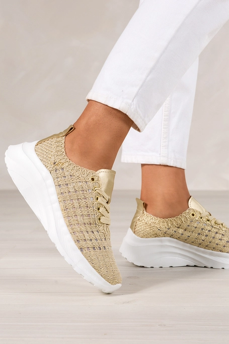 Złote sneakersy damskie buty sportowe na koturnie sznurowane na cholewce efekt plecionki Casu GA8118-3
