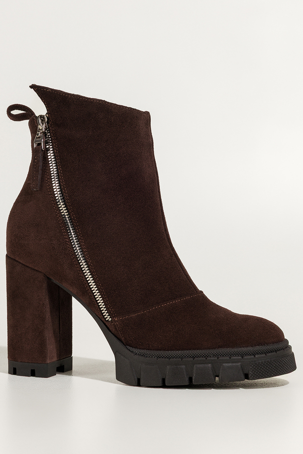 Czekoladowe botki skórzane damskie na słupku z ozdobnym suwakiem PRODUKT POLSKI Casu 7490-496