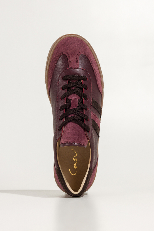 Bordowe sneakersy skórzane damskie buty sportowe na bezowej platformie czekoladowe wstawki sznurowane PRODUKT POLSKI Casu M8765