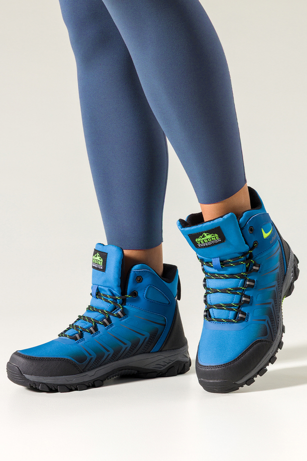 Niebieskie buty trekkingowe damskie softshell na bieżnikowanej podeszwie czarne wstawki sznurowane Carla EY82939-1