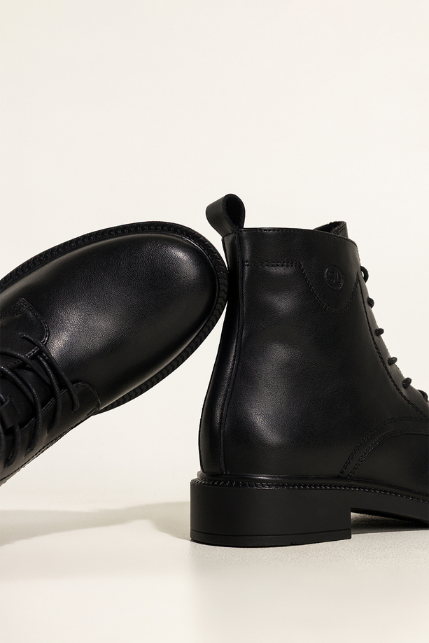 Czarne botki skórzane damskie Sergio Leone na szerokim klocku ozdobna podeszwa sznurowane YG74827-H